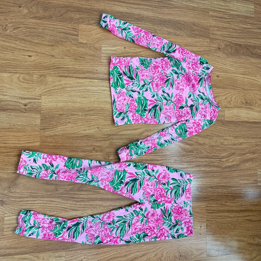 Lilly Pulitzer Girls Sz 6. Pink / Green cotton/spandex Pajama Set. Like new!